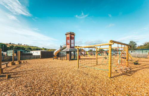 Heather View Essential Clover Caravan Pet 1 - Photo 10