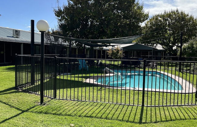 Greenways Holiday Units - Photo 14