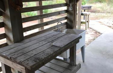 Pets OK Rest A Shored A Secure and Comfortable Home Flat Screen T Vs In All Rooms Fully Stocked With Plenty Of Amenities Private Inground Pool Gas Fireplace Rents Sat to Sat Full Weeks only - Foto 15