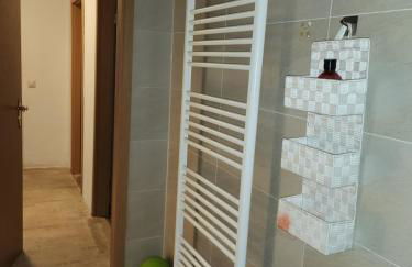 Halle, TOP -PREISE, große 79 qm SD FeWo, EG, wahlweise mit 1- 3 DZ, inklusiv TV Lounge, Küche, Bad WC Einfach und gut, Langzeitmieter VB Preise - Foto 53