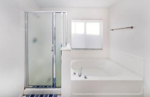 Spacious 6BR 4BA Villa, Private Pool, Near Disney - Foto 18