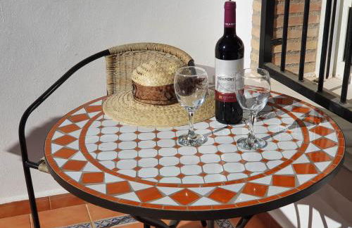 Spacious Ground floor apartment with Garden & Communal Pool - Foto 14