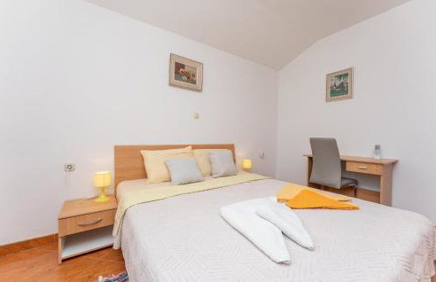 3 Bedroom Cozy Apartment In Ugrinic - Foto 26