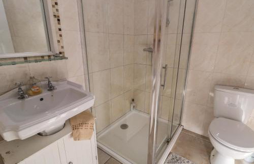 Dan White's Cottage - Photo 16