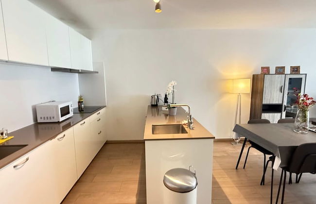 Spacious 3BR 2/5 BA Near Diamond District by Oneluxstay - Foto 20