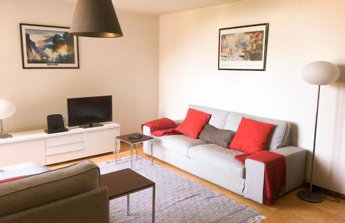 The River's Whisper Apartment - Foto 1