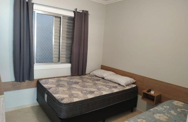 Kitnet com ar na praia das Astúrias - Foto 4