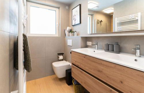 HOUSE 756 MAINZ - DESIGN-FERIENHAUS, 4 Schlafzimmer, 3 Bäder, SAUNA & Kamin - Foto 7