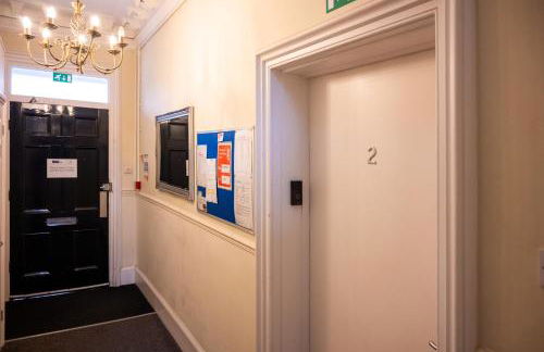 Rugby 1-BR Apt, Parking, City Centre, Sleeps 3 - Foto 45