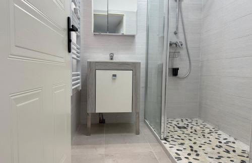 Golfe-Juan Gem, Pool & Beach - Photo 7