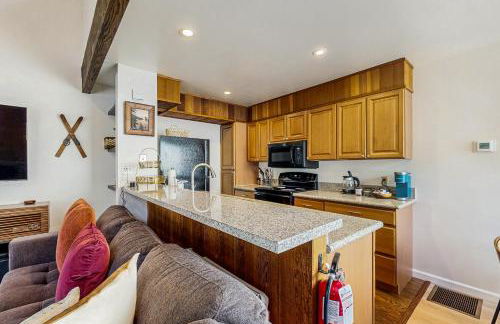 Lake Tahoe Adventure Base! Townhome with Pool Access - Photo 6