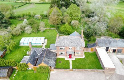 Large House On Farm With Own Heated Pool, As Seen On BBC TV - Photo 29