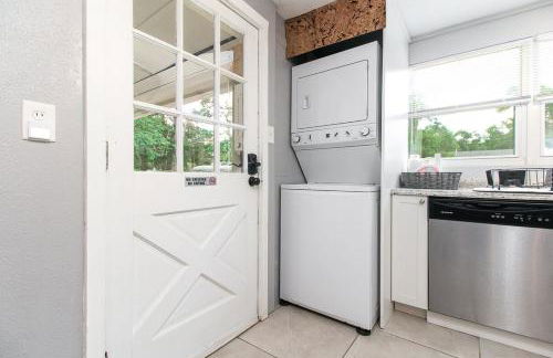 Farmhouse and Charming Place - Photo 31