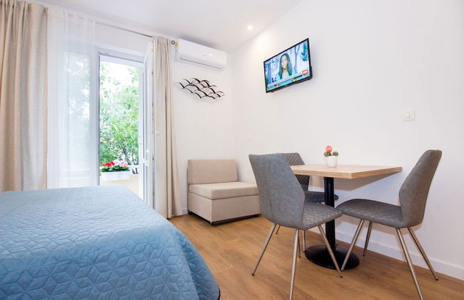 Lugo Apartments - Photo 6