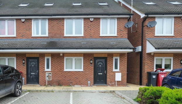 Town Center 4 Bedroom 4 bathroom Hse with Parking Slough By 360Stays - Foto 2, Imagen principal