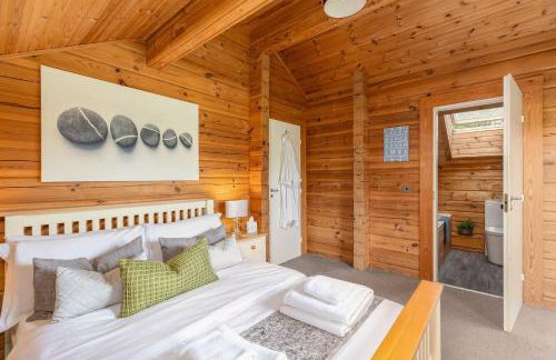 Lake View Lodge with Hot Tub - Foto 3