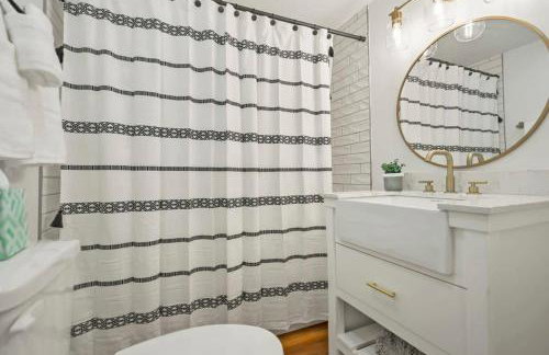 Remodeled Historic 1800s Carriage House, The Castle Garden, Colonial Modern Mansion - Foto 30