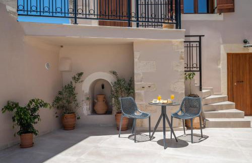 Pavlina Villa , a hidden gem with heated pool and ping pong! - Photo 14