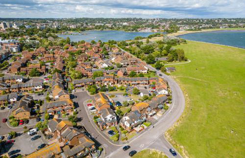 Spinnaker House-with Tesla Electric Charging Point - Foto 37
