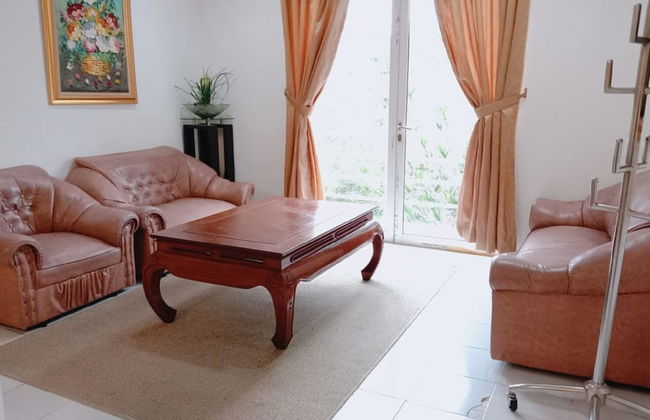 Villa Kota Bunga Allamanda - Foto 9