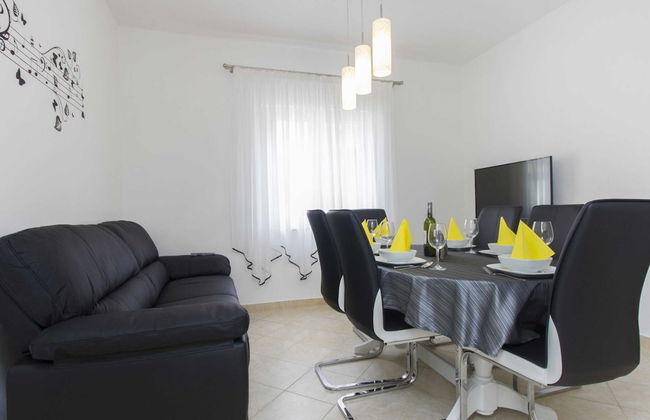 Exquisite Villa with Private Hot Tub in Grebaštica - Foto 32