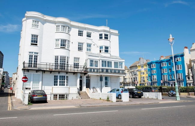 Direct Sea Views, Seafront Location & Free Parking - Foto 46