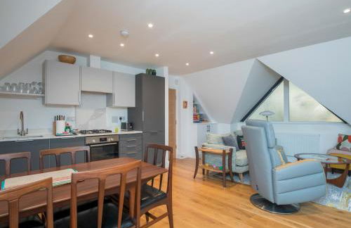 Radiant Penthouse on the Banks of the Thames - Pass the Keys - Photo 3