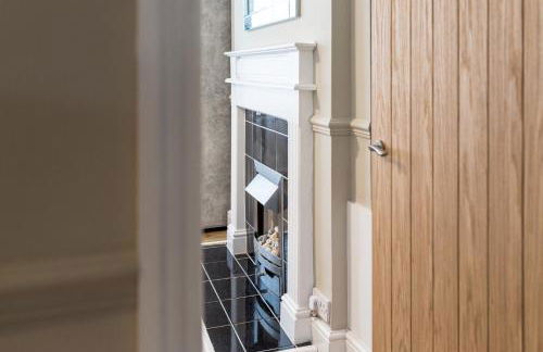 Comfortable 5-Bedroom House in Cheltenham - Foto 33