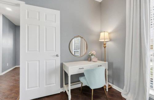 Parisian-Inspired 5-BD w Pool Playground Cinema - Foto 38