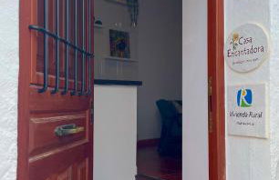 Cosy Andalusian Home with Roof Terrace in Town Centre - Photo 7