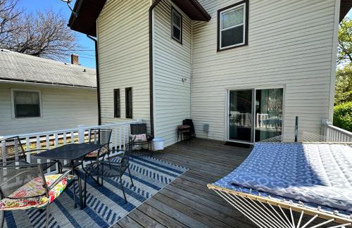 King Bed, Stocked Kitchen, Easy Driveway Parking, 2mi to Downtown & Coliseum - Foto 18