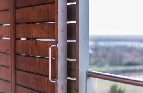 iSTAY APARTMENTS at VIZION - Fully Equipped Modern Serviced Apartments with Balconies, Superfast Broadband, Free Allocated Parking Space, 24h Security, Rooftop Gardens, Located in Central MK - Photo 57