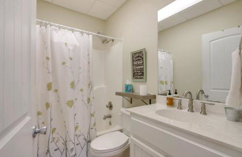 On-Site Lake Access Serene Waterloo Getaway - Foto 14