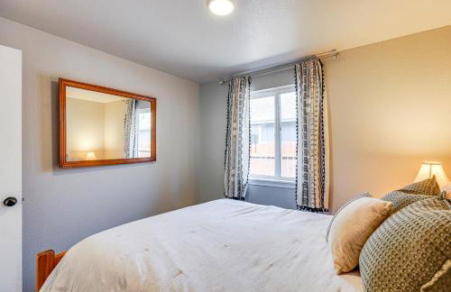 Family-Friendly Home with Fire Pit in Bend! - Photo 15