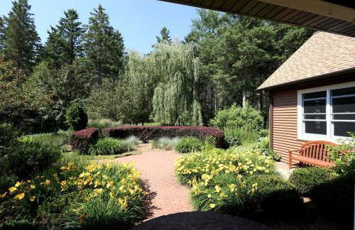 Four-Bedroom Luxury Vacation Rental on 80 Private Acres near Granite Peak, Wisconsin - Foto 14