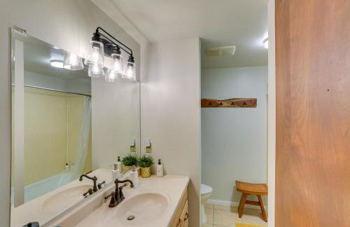 Crestline Cabin Mountain Views and Fire Pit! - Foto 13