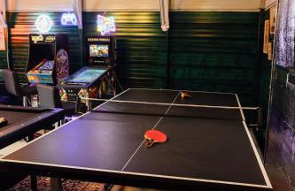 Luxe Lodge Escape - Hot Tub-Outdoor Movies-Game Room-Fire Pit - Foto 20