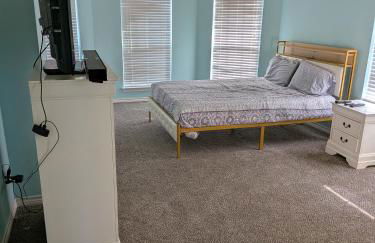 Spacious 4200 sqft - 6 bdrms 4 bath - Gym - Pets OK Near PGA - Universal KIDS - Star Frisco - Photo 5