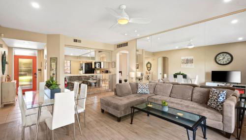 Midnights at the Oasis - Foto 3