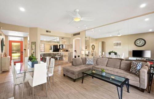 Midnights at the Oasis - Foto 3