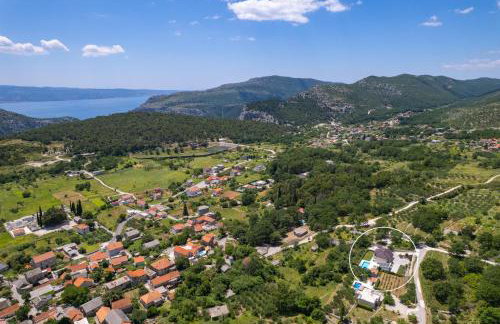 VILLA BEYBE with Jacuzzi, large private pool 50m2, BBQ,free WIFI, 3 bedrooms - Foto 44