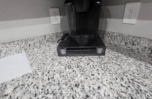 Modern Desert Retreat w AC & Mountain Views - Foto 16