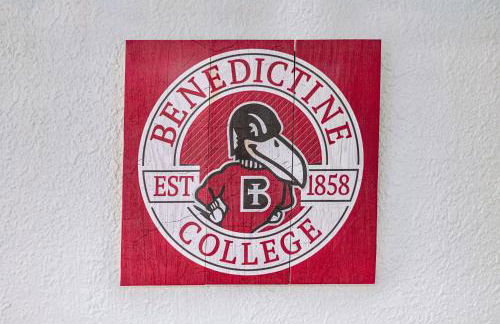 Awesome Benedictine Theme and In Your Budget! - Foto 32