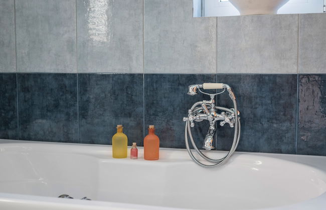 Steps to the Beach Spacious Home-Parking - Foto 44