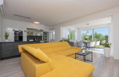 Cozy Home In Veliki Brocanac - Foto 4