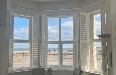 THE BEACH view - Photo 2