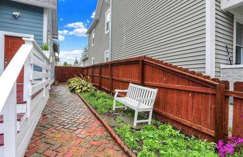 Prime location very close to downtown! - Photo 10