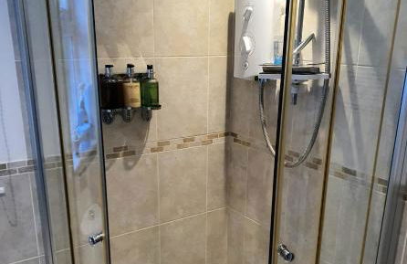 Idyllic 2 Bedroom Self-Contained UpsideDown Annexe - Photo 47