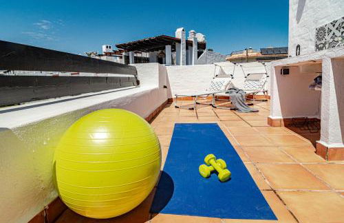 Seaside 3 bedroom Townhouse in San Pedro close to the Beach with private Garden - Photo 11