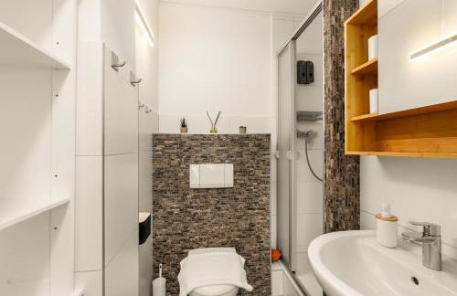 Guermache Apartments- City Design Apartments, Zentrum, Outlet, Balkon, Küche - Foto 26